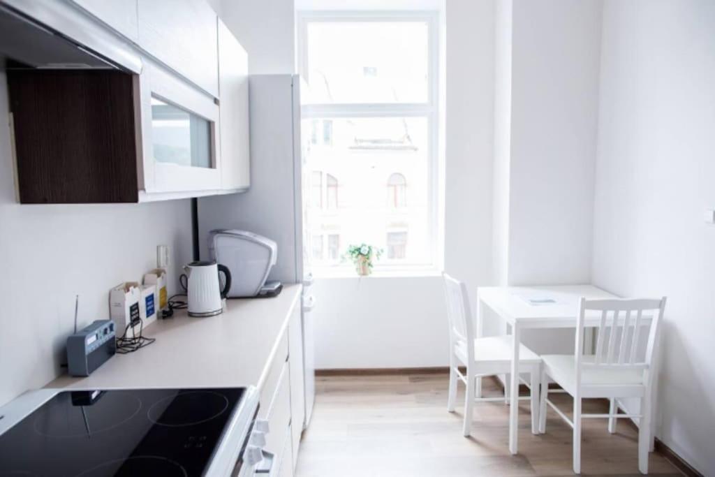 Free Parking Space, 2 Bed Room, Short Walk To Brosundet 奥勒松 外观 照片