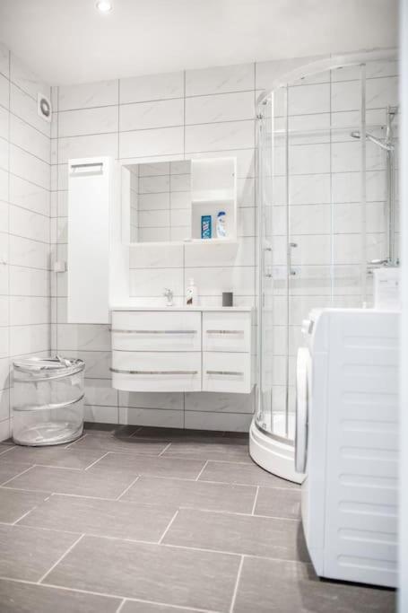 Free Parking Space, 2 Bed Room, Short Walk To Brosundet 奥勒松 外观 照片